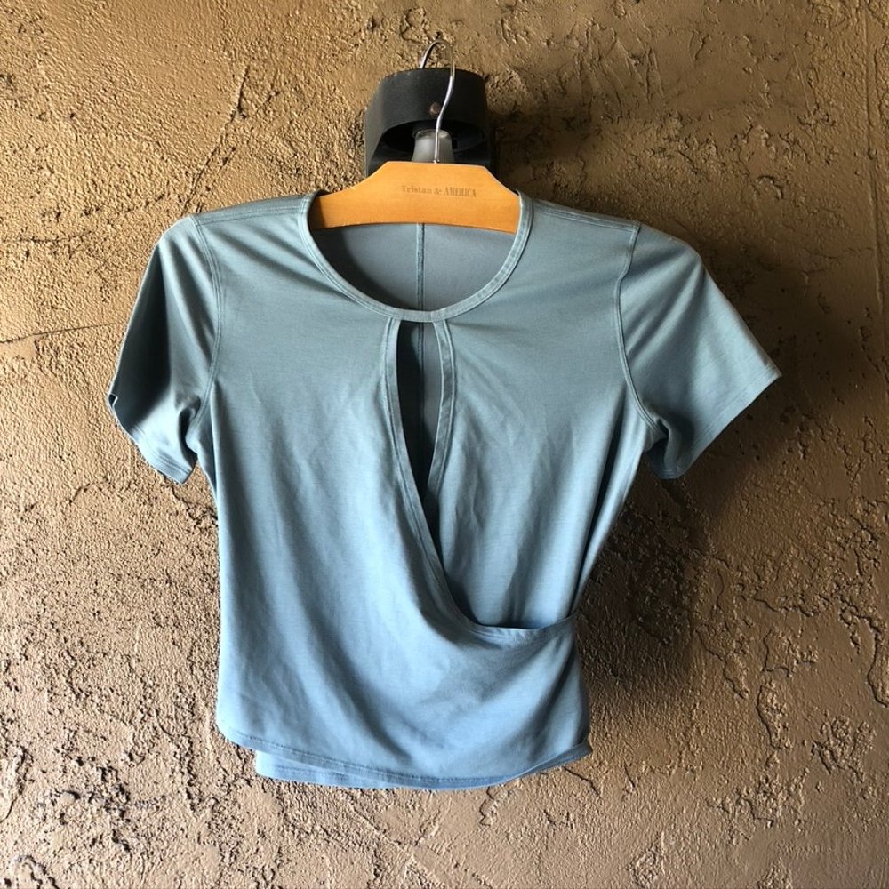 Lululemon Key Hole T-Shirt